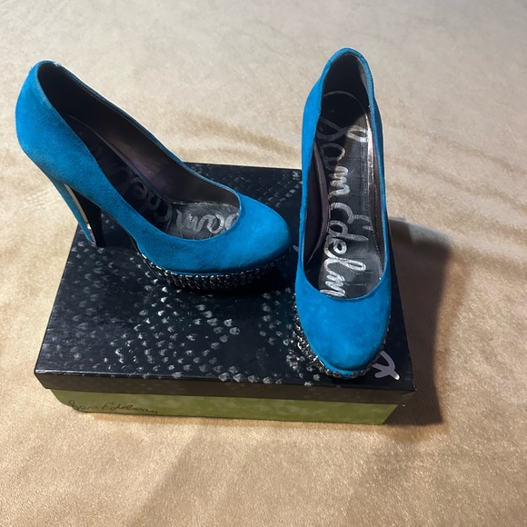 Teal suede high heels be - Picture 3 of 6